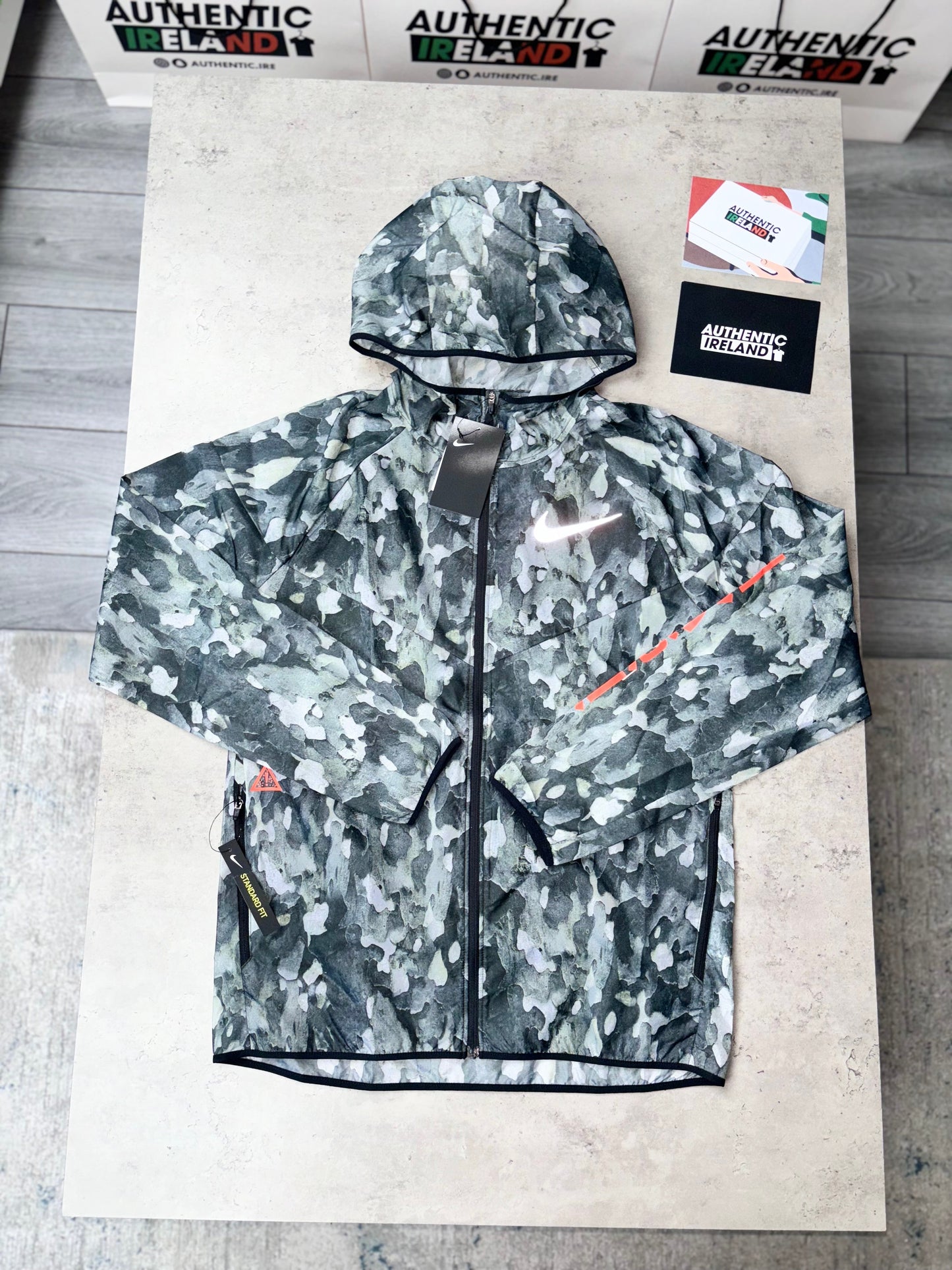 NIKE REPEL CAMO WINDRUNNER - DARK GREY